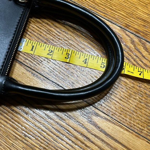 Aldo Faux leather handbag. Shoulder strap missing. Good condition. Black. - Picture 7 of 11